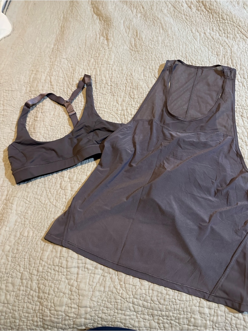 Lululemon Women's Seamless Racerback Tank & Sports Bra Set - Charcoal